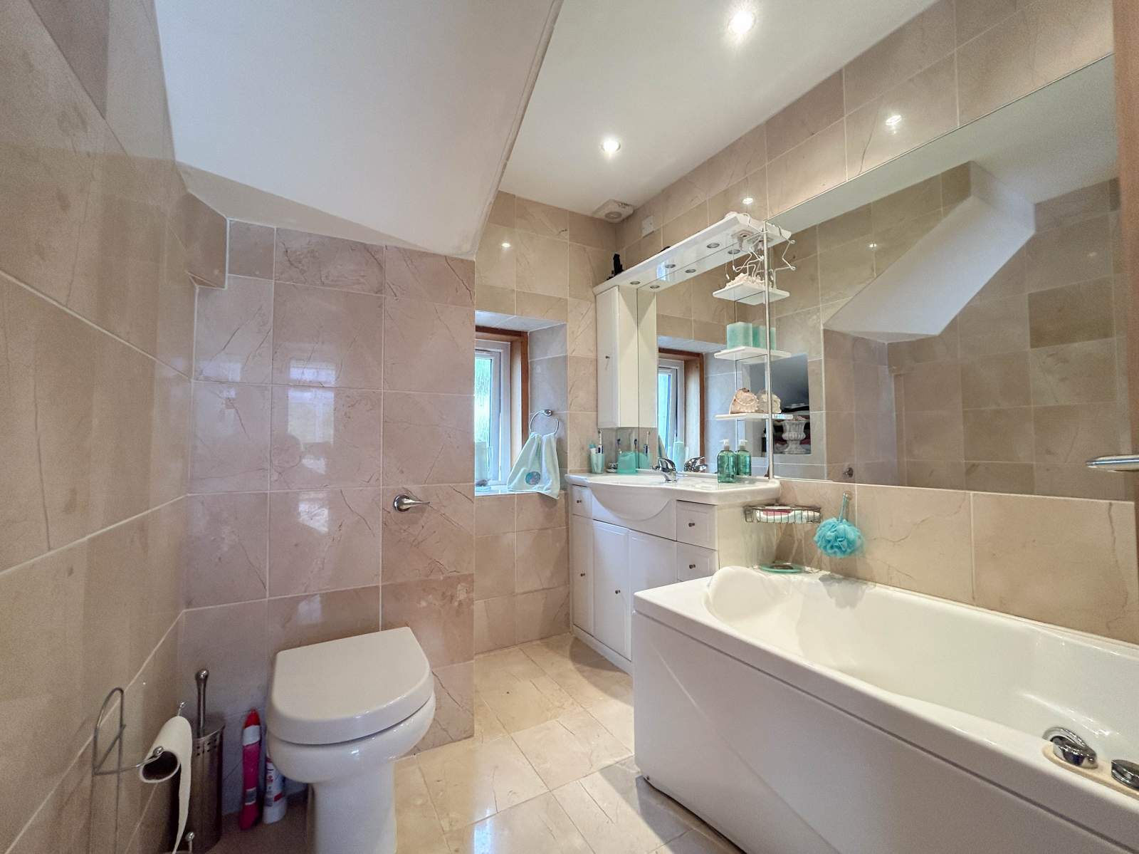 Bathroom at Gleann Síth House